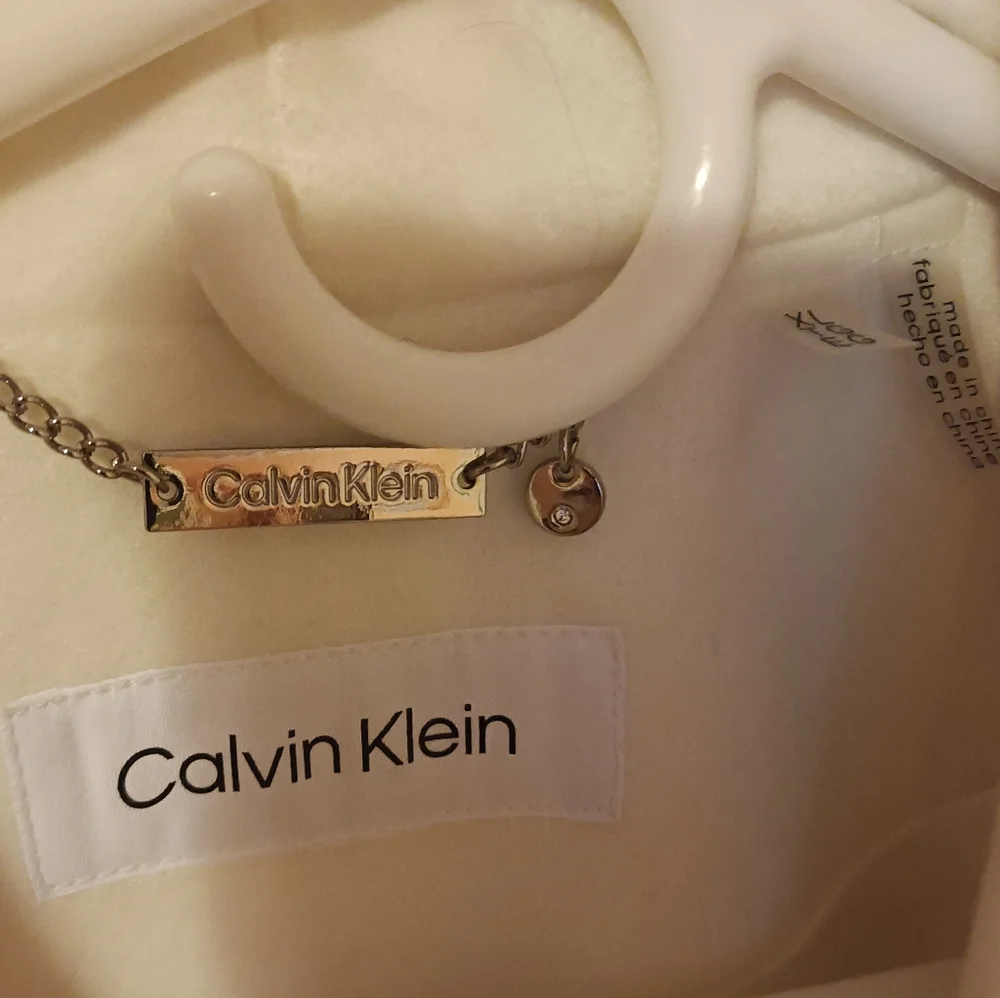 Elegant Like Wool Calvin Klein Women's White Coat, size XL - Picture 4 of 16